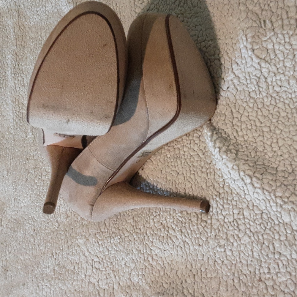 Shoes - Picture 2 of 2